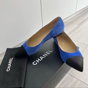 Chanel cobalt blue and black pointed flats – size 38.5